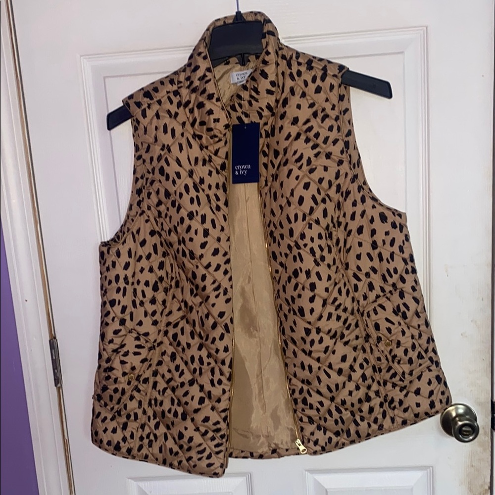 Crown & Ivy Leopard Print Tan and Black Puffer Vest